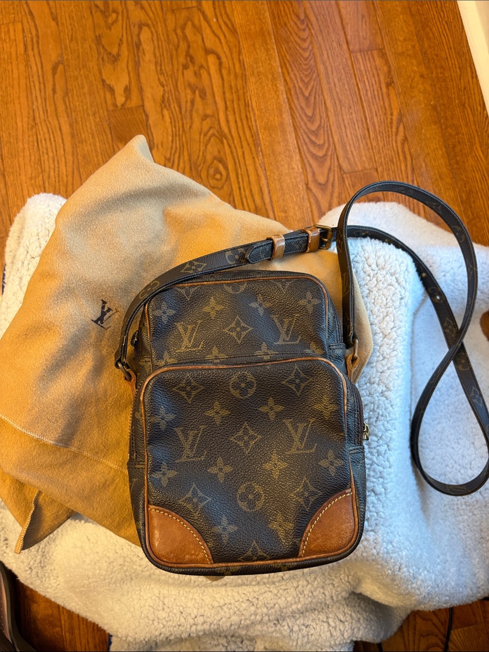 Louis Vuitton Vintage Monogram Amazone Crossbody Bag + Dust Bag
